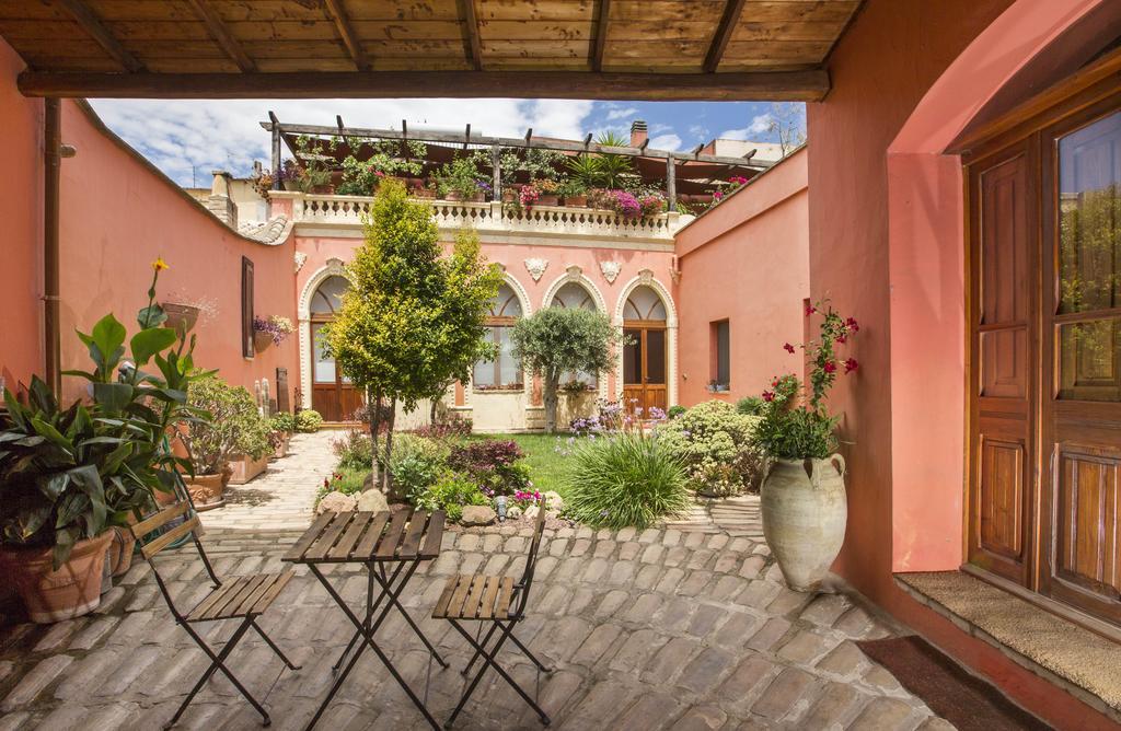 Casa Isotta Bed & Breakfast Quartu SantʼElena Dış mekan fotoğraf